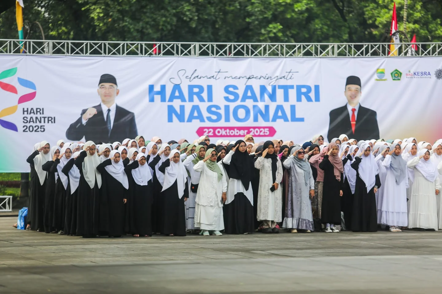 Wali Kota Bandung, Muhammad Farhan memastikan, Pemkot Bandung akan terus memperkuat peran dan eksistensi pesantren.Ist
