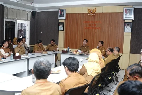 Wakil Bupati Sumedang M. Fajar Aldila menegaskan, administrasi kependudukan (Adminduk) merupakan fondasi utama dalam penyelenggaraan pemerintahan.Ist