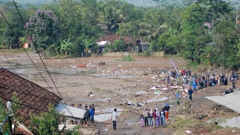 Banjir dan Longsor Terjang Sukabumi, 1.873 Warga Terdampak