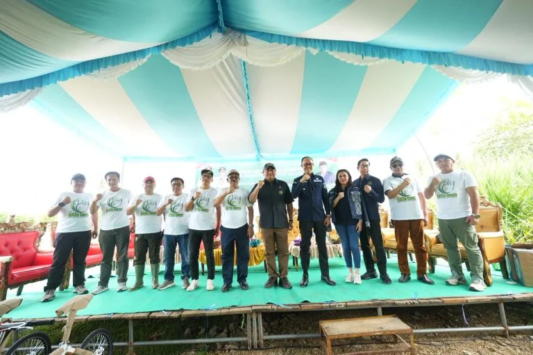 Wali Kota Sukabumi Ayep Zaki menghadiri Pencanangan dan Penanaman Bambu Betung.Ist