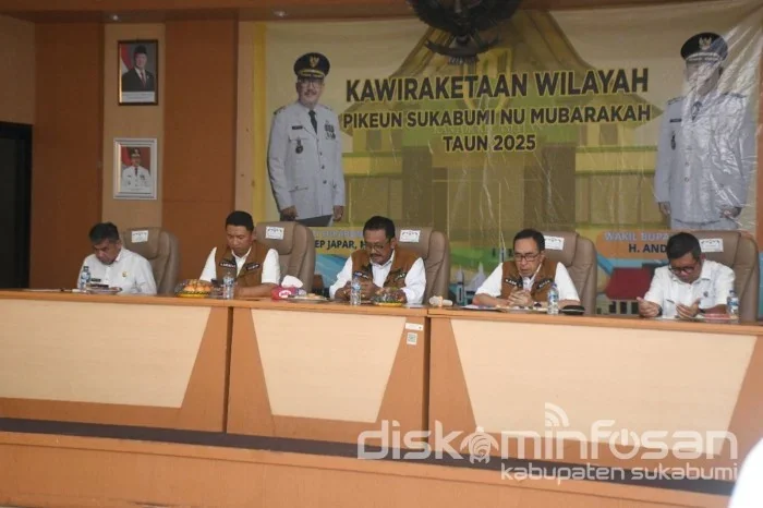 Bupati Sukabumi Asep Japar, didampingi Wakil Bupati Andreas serta Sekretaris Daerah Ade Suryaman.Ist