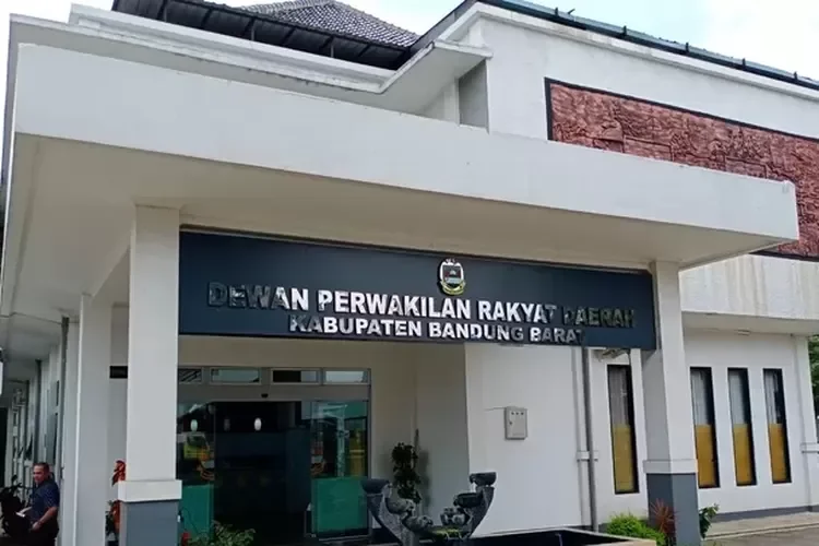 Bupati KBB Jeje Blunder, SK Tunjangan Dewan Dicabut Mendadak