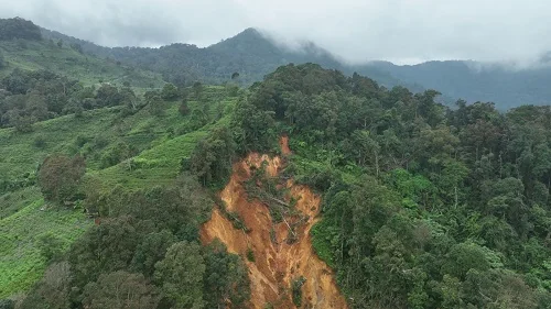 Pemerintah Kabupaten Sumedang melakukan mitigasi dan gerak cepat penanganan bencana longsor yang terjadi di Dusun Cisoka, Desa Citengah, Sumedang.Dok-Diskominfosanditik Sumedang