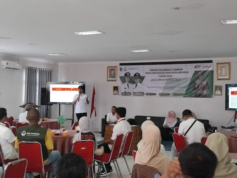 Kepala DLH Kota Sukabumi Reni Rosyida Muthmainnah, dalam Forum Perangkat Daerah DLH.Dok-Diskominfo Kota Sukabumi