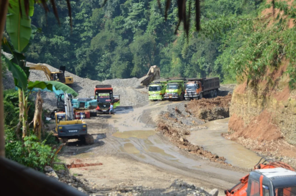 Ribut-ribut Tambang Pasir di Rumpin Bogor: KDM Tutup, Menteri PU Jalan Terus