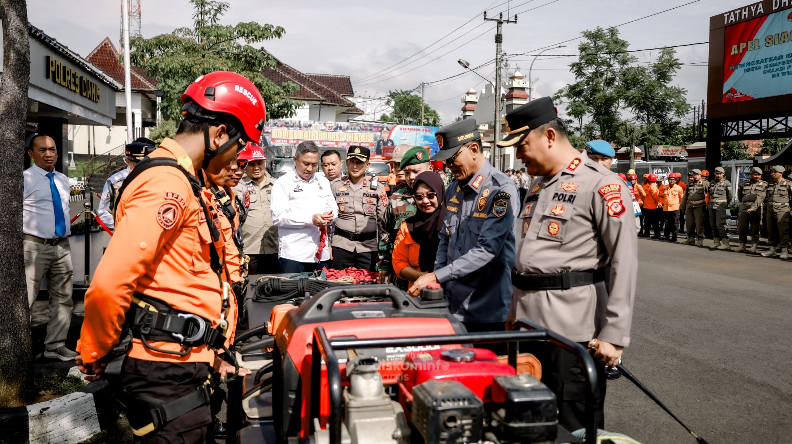Bupati Ciamis Herdiat Sunarya menghadiri Apel Siaga Bencana Alam yang digelar di halaman Mapolres Ciamis.Ist