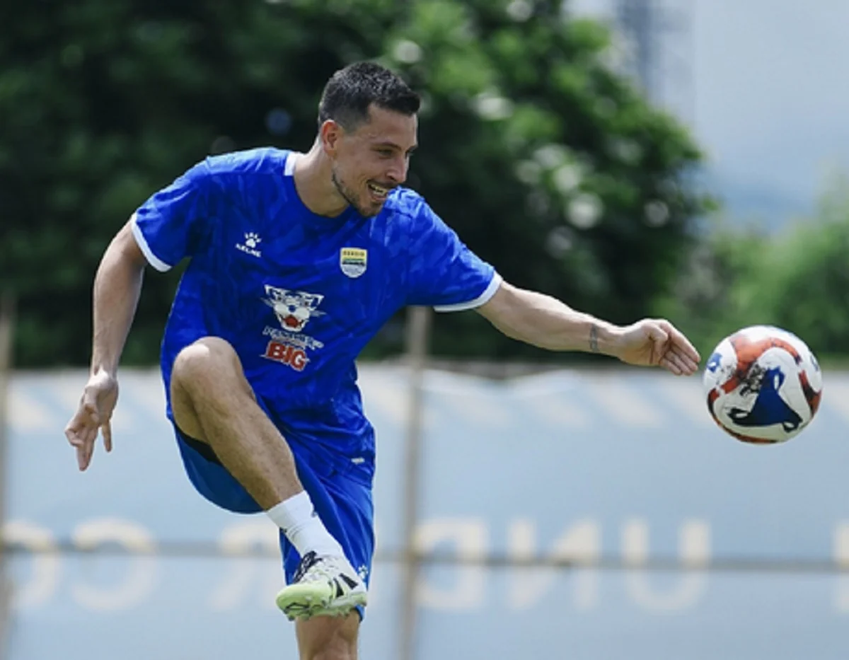 Super League 2025/2026: Peran Sentral Thom Haye Bersama Persib di Paruh Musim