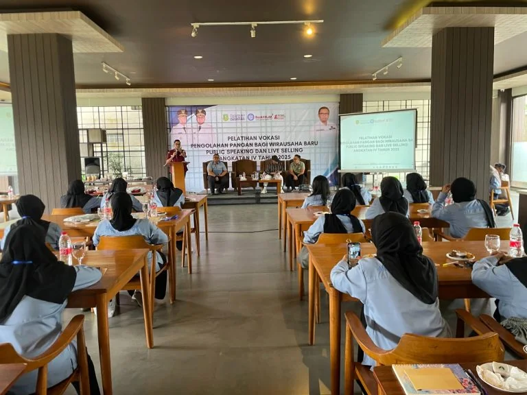 Dinas Koperasi, Usaha Mikro, Perindustrian dan Perdagangan (Diskumindag) dibuka oleh Wakil Wali Kota Sukabumi Bobby Maulana.Ist