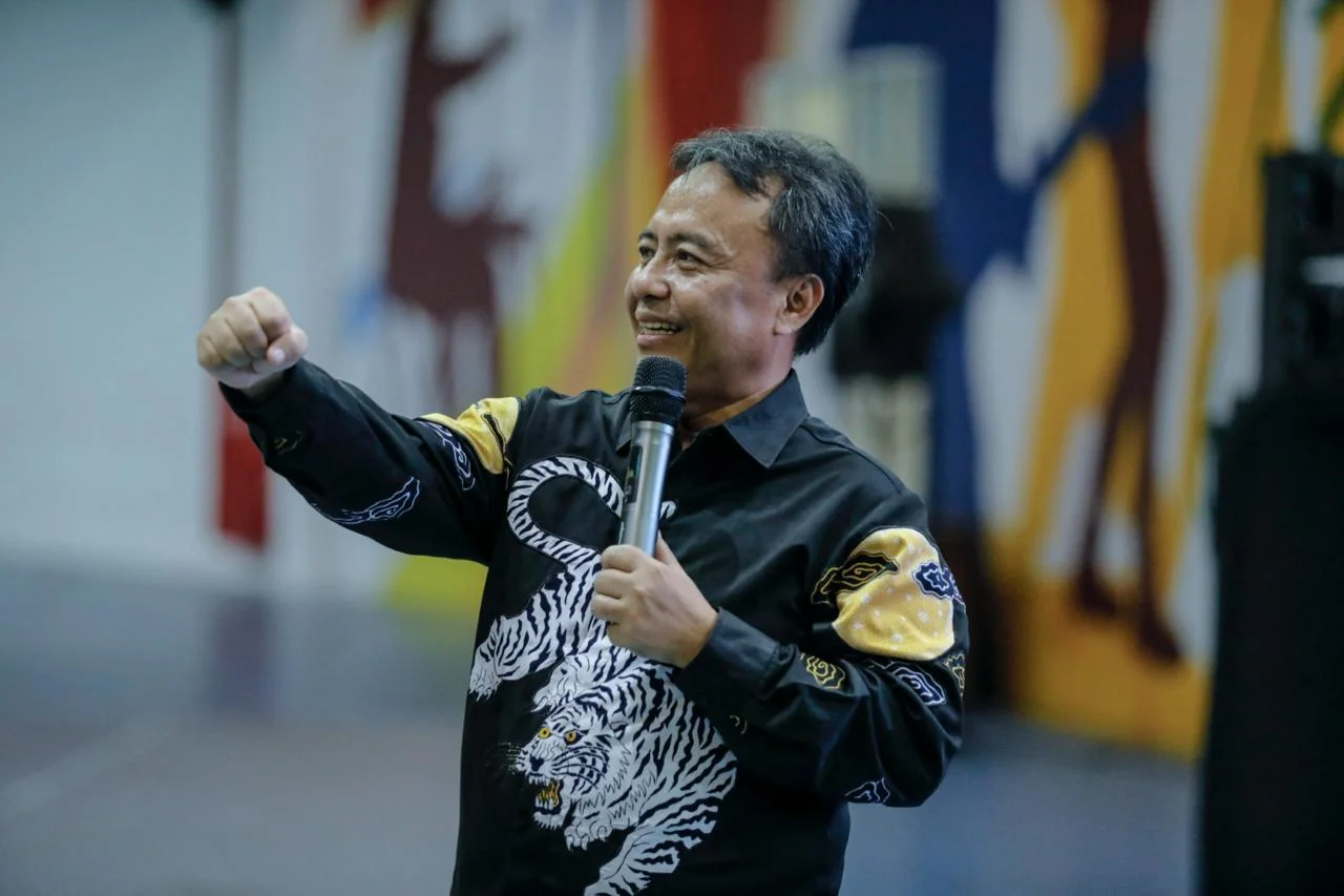 Sekretaris Daerah (Sekda) Jawa Barat (Jabar), Herman Suryatman dalam kegiatan Membangun Pendidikan Berintegritas pada Satuan Pendidikan di Lingkungan Dinas Pendidikan Provinsi Jawa Barat di Youth Centre Sport Arcamanik, Kota Bandung, Jumat (3/1/2025).
