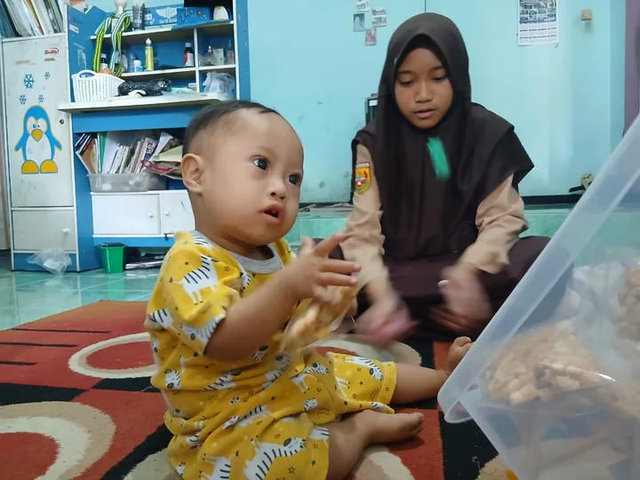 Zulfa dan adiknya, Zyandra Al Syazani Maruf. (dok ft Kumparan)