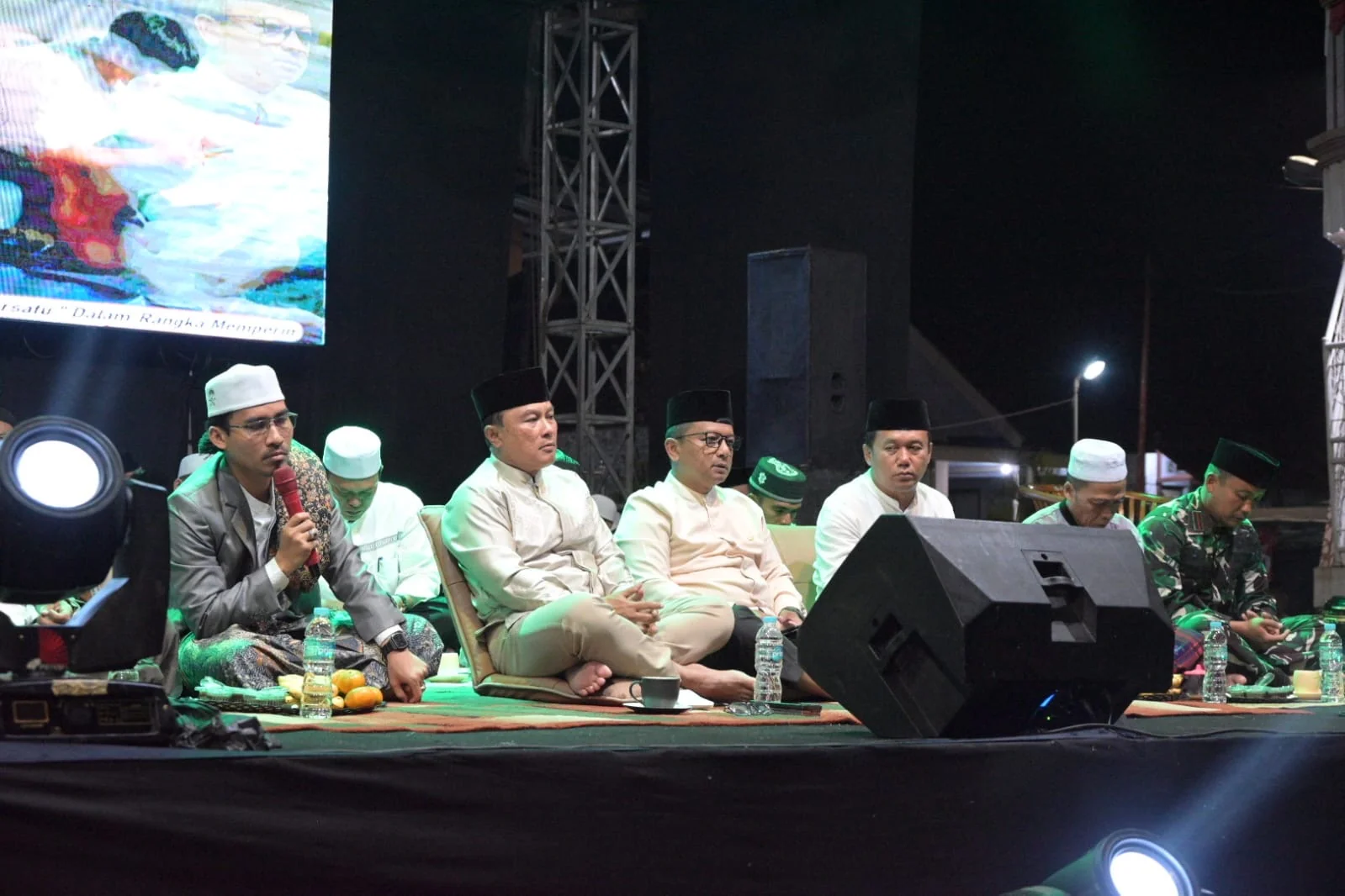 Bupati Kuningan, Dr. H. Dian Rachmat Yanuar, M.Si menghadiri kegiatan Cilimus Bersholawat Jilid II.Ist