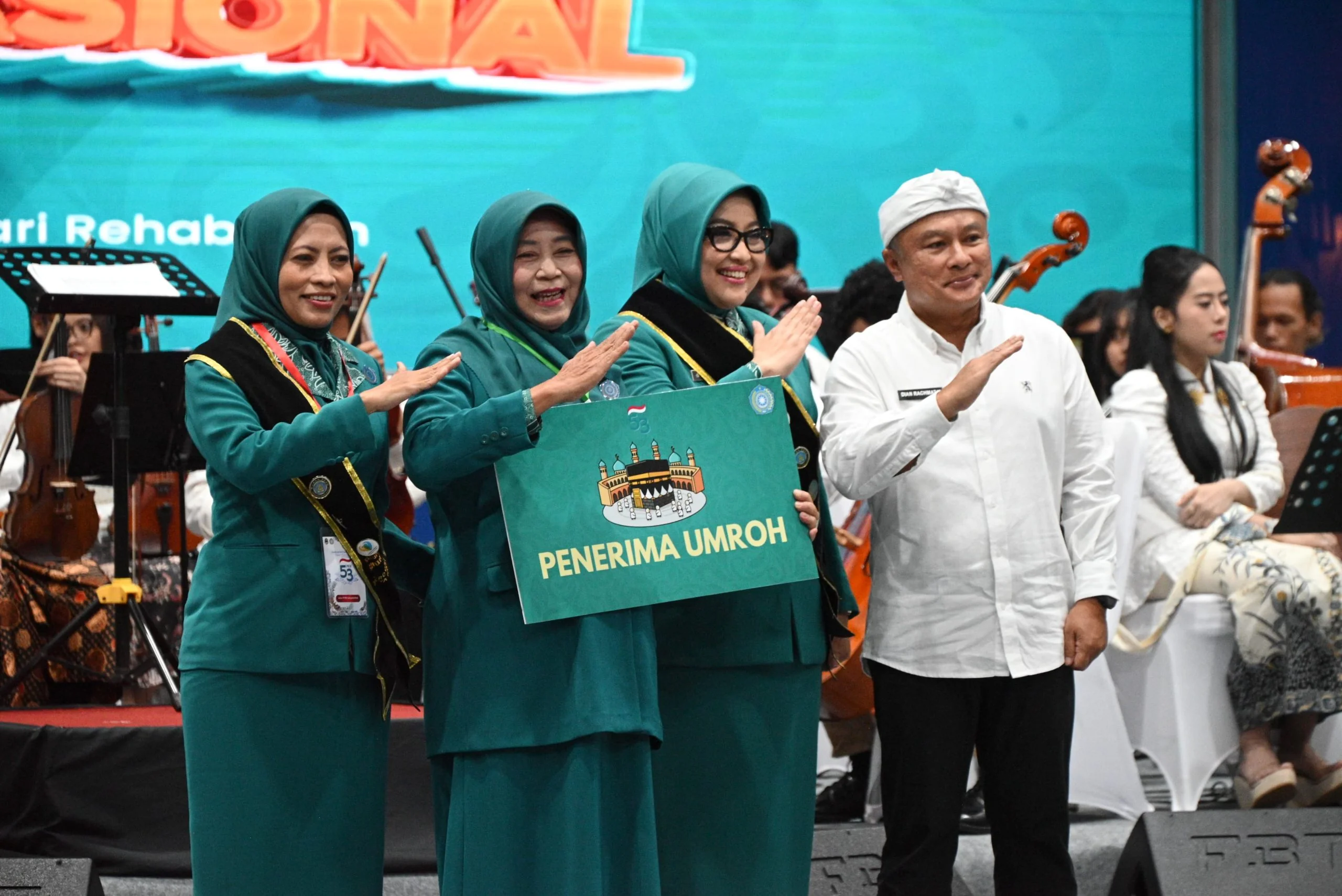 Ketua TP PKK Kuningan, Hj. Ela Helayati, mengungkapkan rasa syukur dan bangga atas diraihnya penghargaan Adhi Bhakti Utama oleh salah satu kader terbaik, Ibu Khodijah.Ist