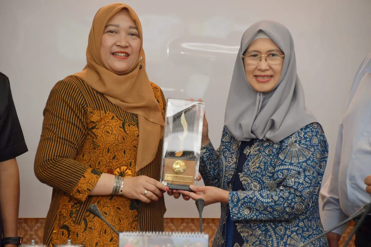 Anggota Komisi III DPRD Provinsi Jawa Barat, dr. Hj Ratnawati, M. K. K. K di Gedung DPRD Prov Jateng, Semarang, Jumat (31/1/2025).(Dok-Humas DPRD Jabar)