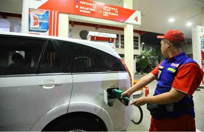 Pertamina kembali menyesuaikan harga BBM non-subsidi, seperti Pertamax, Pertamax Green, Pertaamx, Turbo, Dexlite, hingga Pertamina Dex.