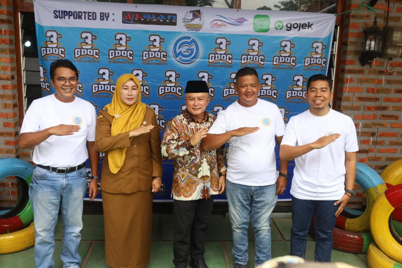 Bupati Kuningan, Dr. Dian Rachmat Yanuar, M.Si didampingi Wabup, Tuti Andriani, S.H., M.Kn.Ist