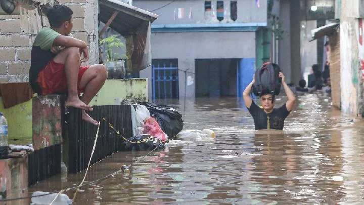 Pengentasan banjir di Kota Bandung yang terus berulang.