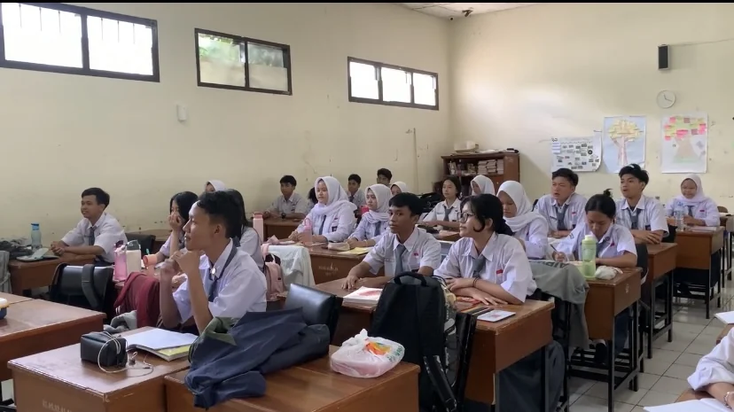 Kepala Dinas Pendidikan (Kadisdik) Jabar, Purwanto menegaskan, melalui program Beasiswa Personal Pancawaluya, setiap siswa, baik di sekolah negeri maupun swasta memiliki hak yang sama untuk memperoleh kesempatan pendidikan yang setara.Dok-Rury Yuliatri Hu