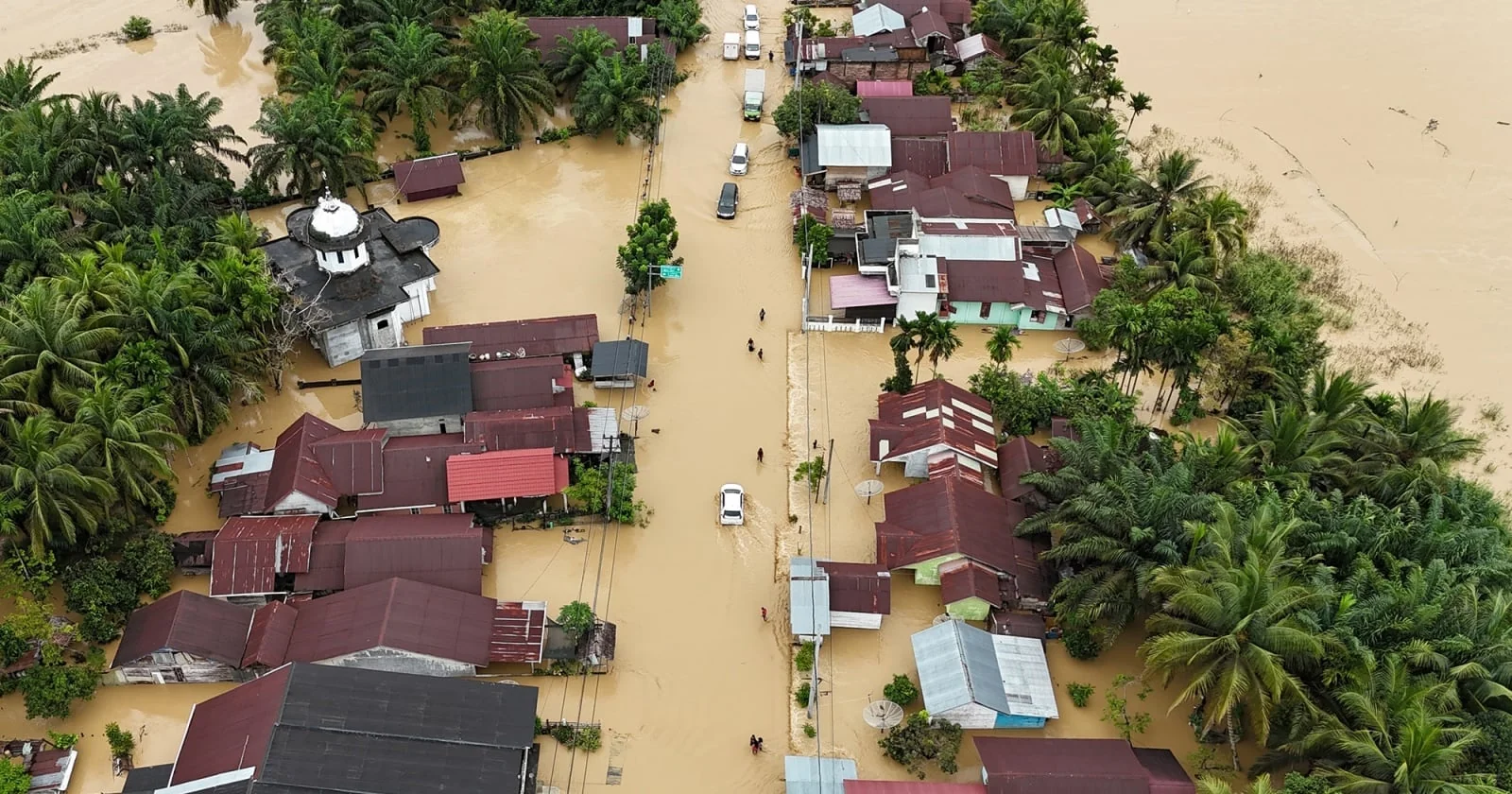 UPI Bebaskan Uang Kuliah Mahasiswi Korban Banjir Sumatera