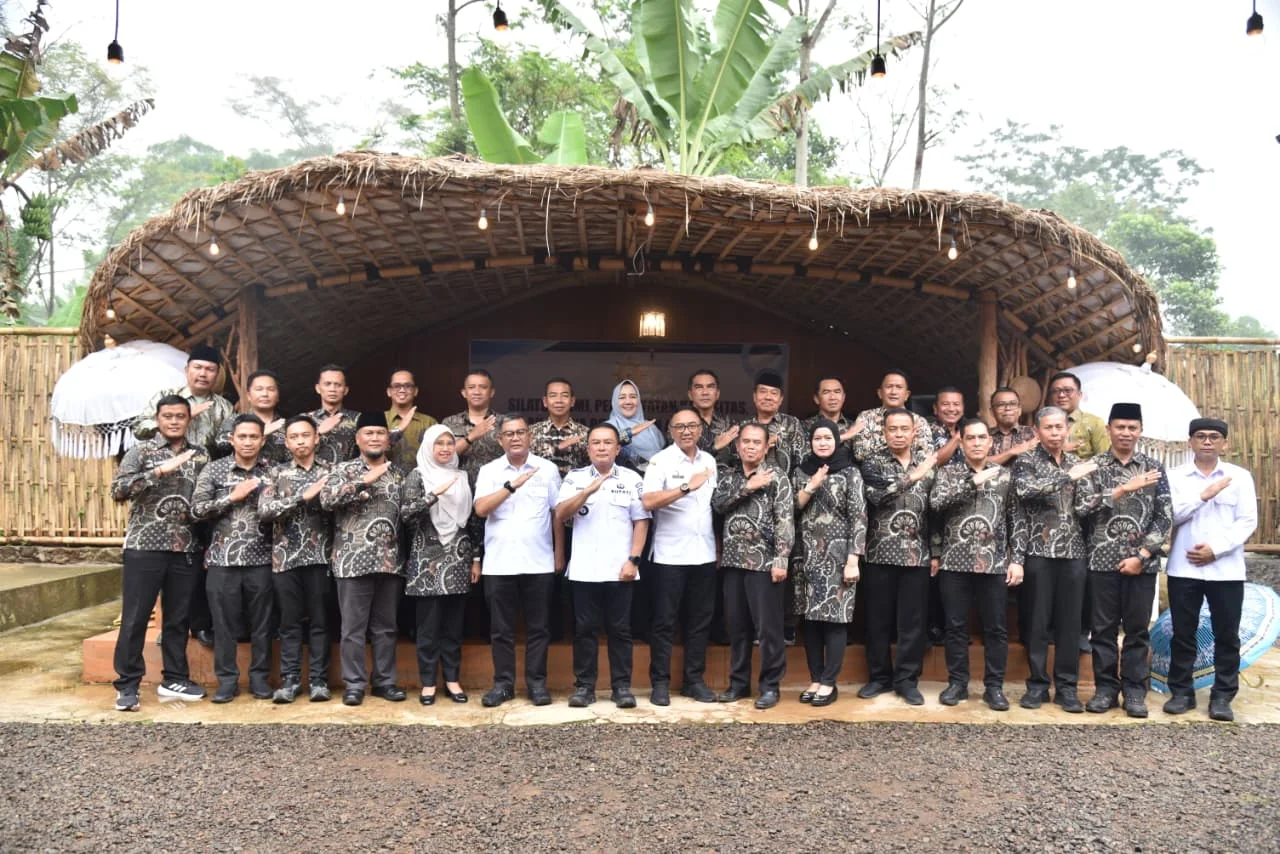 Bupati Kuningan, Dian Rachmat Yanuar, menghadiri sekaligus memberikan arahan pada kegiatan Silaturahmi dan Peningkatan Kapasitas Camat.Dok-Diskominfo Kuningan