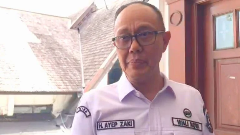 Wali Kota Sukabumi Ayep Zaki rapat evaluasi pengelolaan Pendapatan Asli Daerah.Dok-Diskomimfo Kota Sukabumi