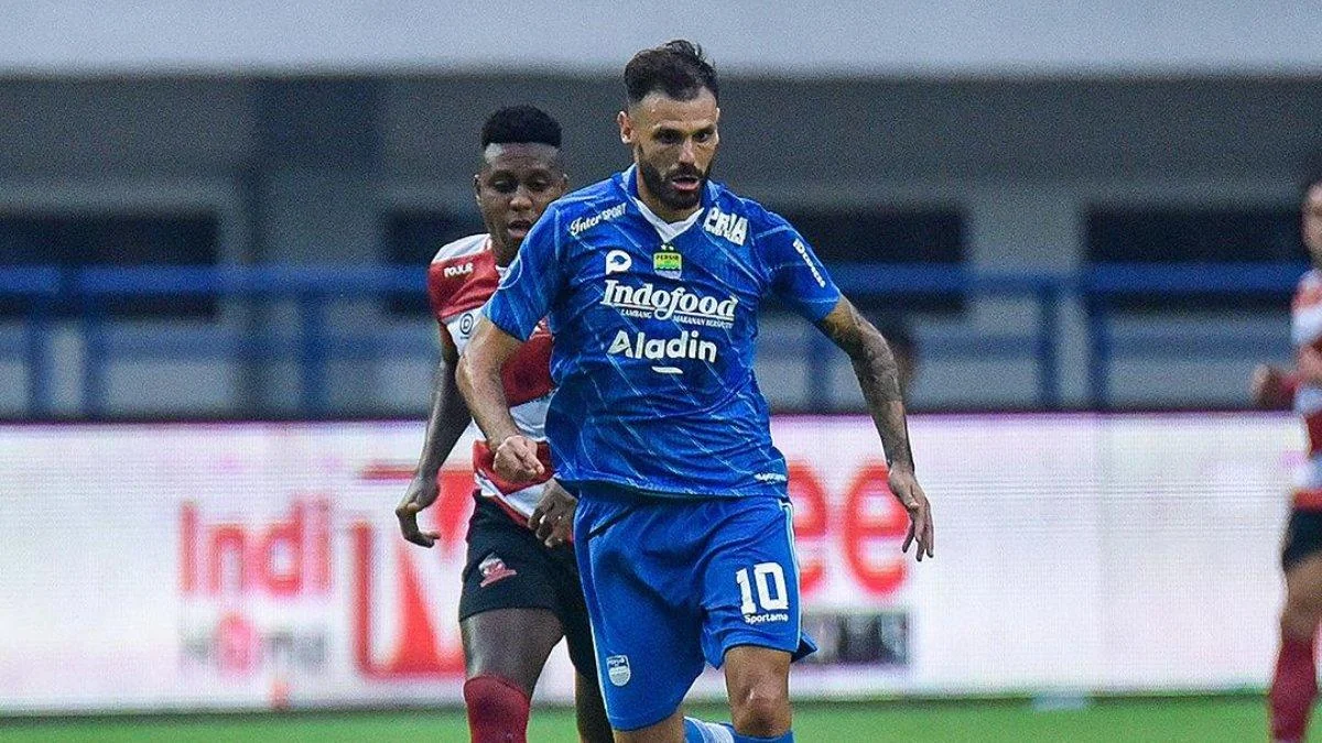 Persib Bandung menghadapi PSIS tanpa top skor klub,Tyronne del Pino