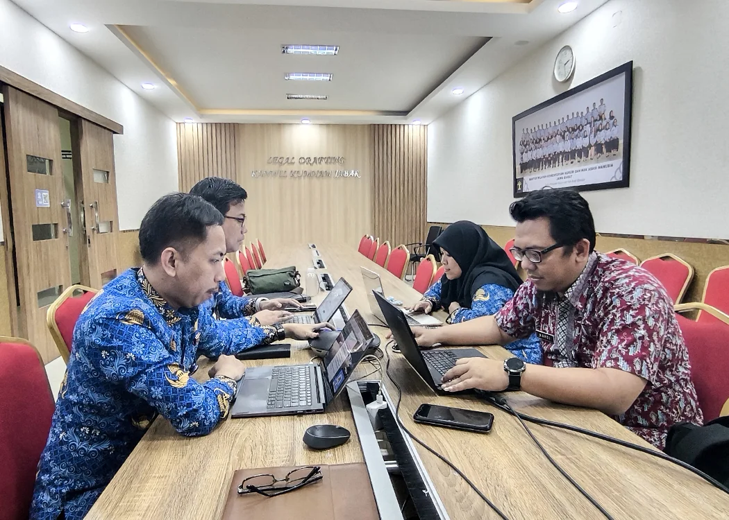 Kanwil Kemenkum Jabar menggelar Rapat Harmonisasi Rancangan Peraturan Bupati (Raperbup) Bekasi.Ist