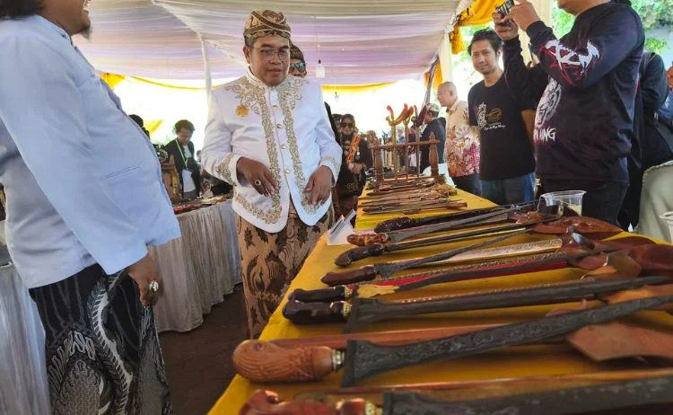 DPRD Kabupaten Cirebon Apresiasi Pameran Keris, Momentum Jaga Identitas Bangsa