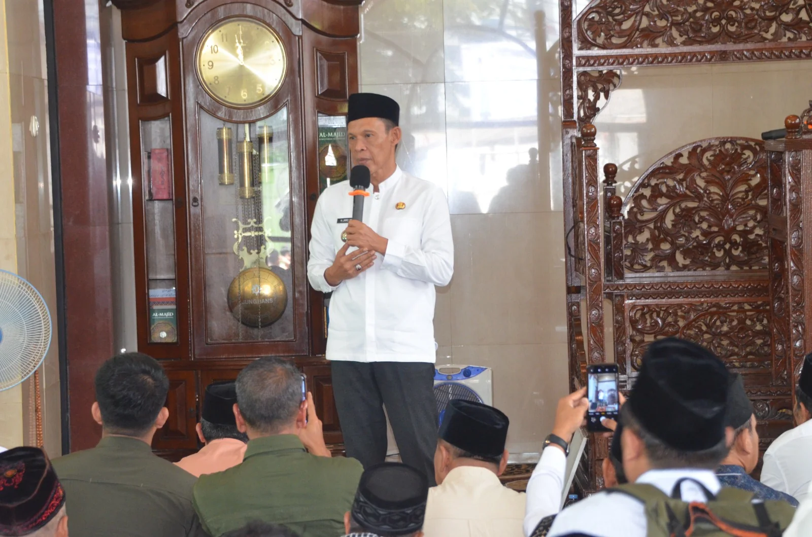 Wakil Bupati Bogor, Jaro Ade mengajak seluruh masyarakat Kecamatan Gunung Putri untuk terus memperkuat semangat gotong royong dan menjaga kebersihan lingkungan.Dok-Diskominfo Kab Bogor
