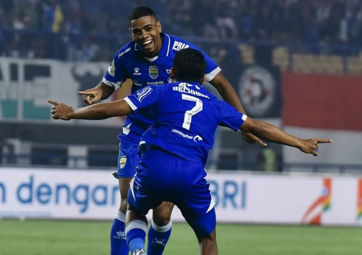 Super League 2025-2026: Persib Bandung vs Persis Solo 2-0,  Pangeran Biru Rebut 3 Poin Penting