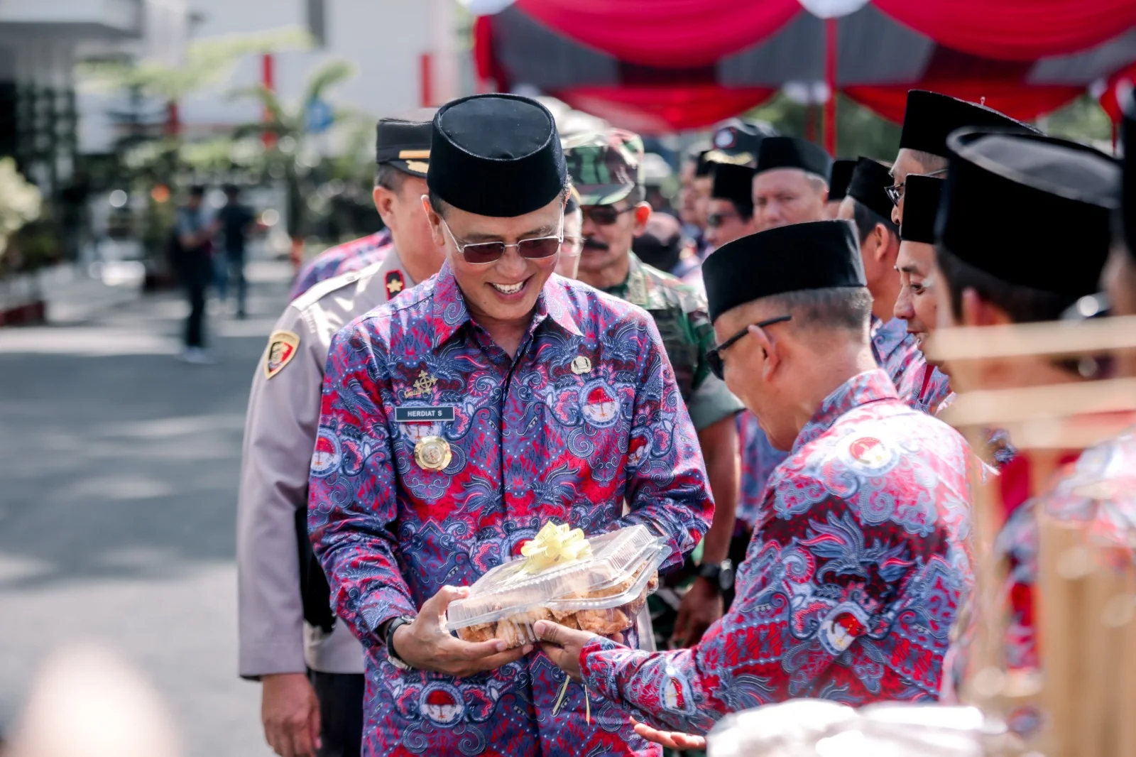Kegiatan ini dipimpin langsung oleh Bupati Ciamis, Herdiat Sunarya, dan turut dihadiri jajaran Forkopimda, kepala OPD, serta tamu undangan lainnya.Ist