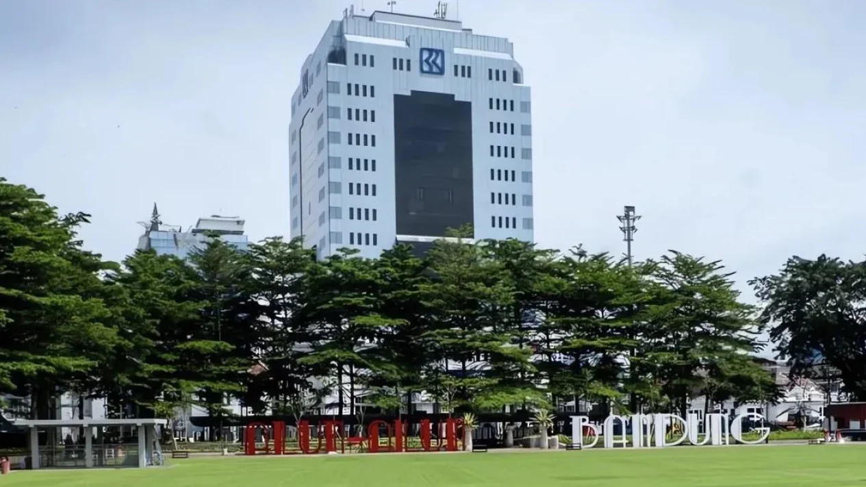 Bandung Tower Run 2026, Pelari Ditantang Taklukkan 356 Anak Tangga Menara BRI