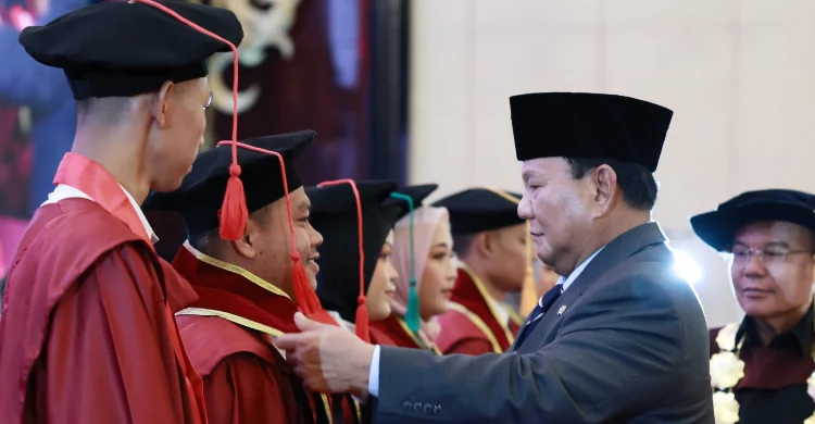 Presiden Prabowo Menghadiri Wisuda UKRI Bandung