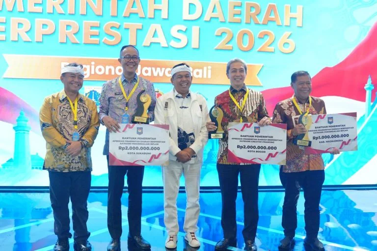 Wali Kota Sukabumi Ayep Zaki ketika menerima penghargaan tersebut di Hotel Marriot Yogyakarta pada 4 Juni 2026.Dok-Diskominfo Kota Sukabumi