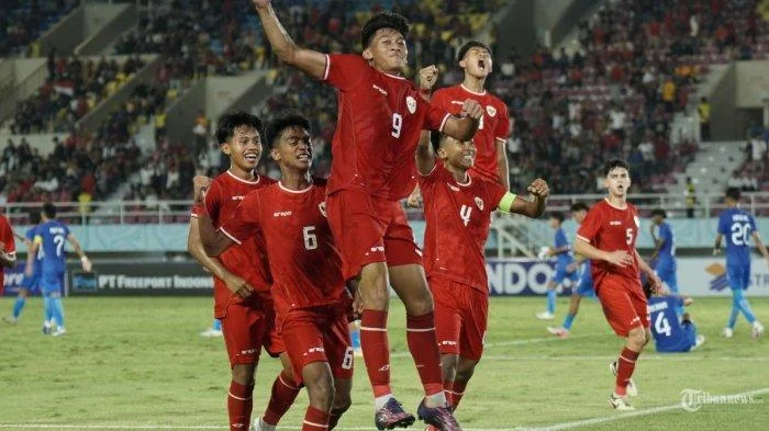 Pemain Timnas Indonesia saat menjamu Laos pada laga lanjutan Grup B Piala AFF 2024 di Stadion Manahan, Solo, Jawa Tengah, Kamis (12/12/2024).
