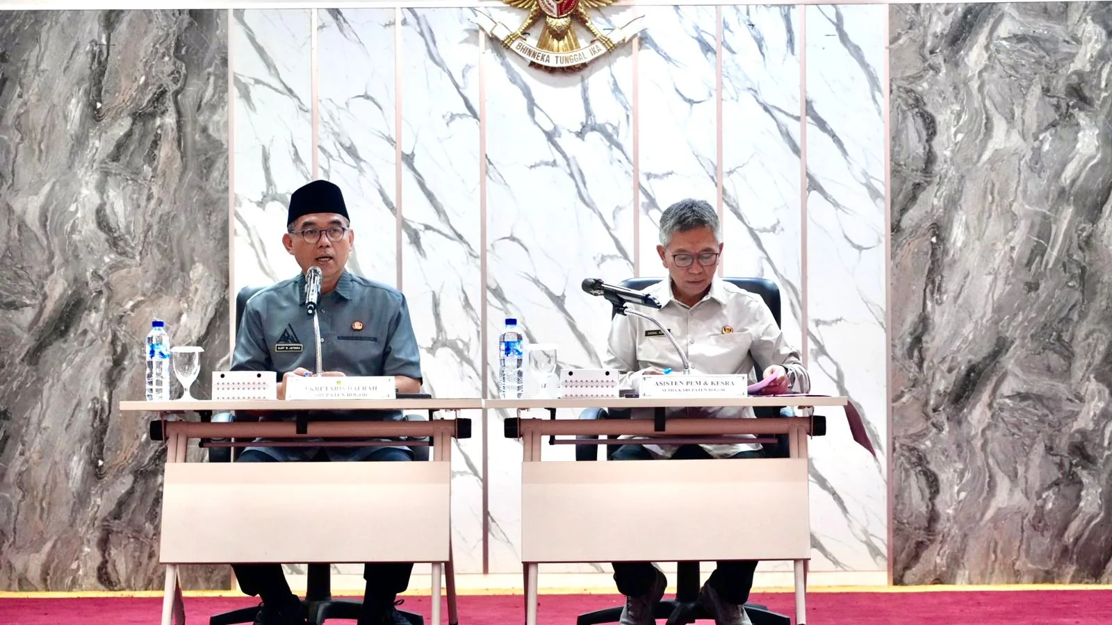 Sekda Kab Bogor Ajat usai memimpin rapat persiapan rangkaian HJB ke-544 dan Persiapan Hari Raya Idul Adha 1447 H, di Ruang Serbaguna I, Sekretariat Daerah, Cibinong.Dok-Diskominfo Kab Bogor