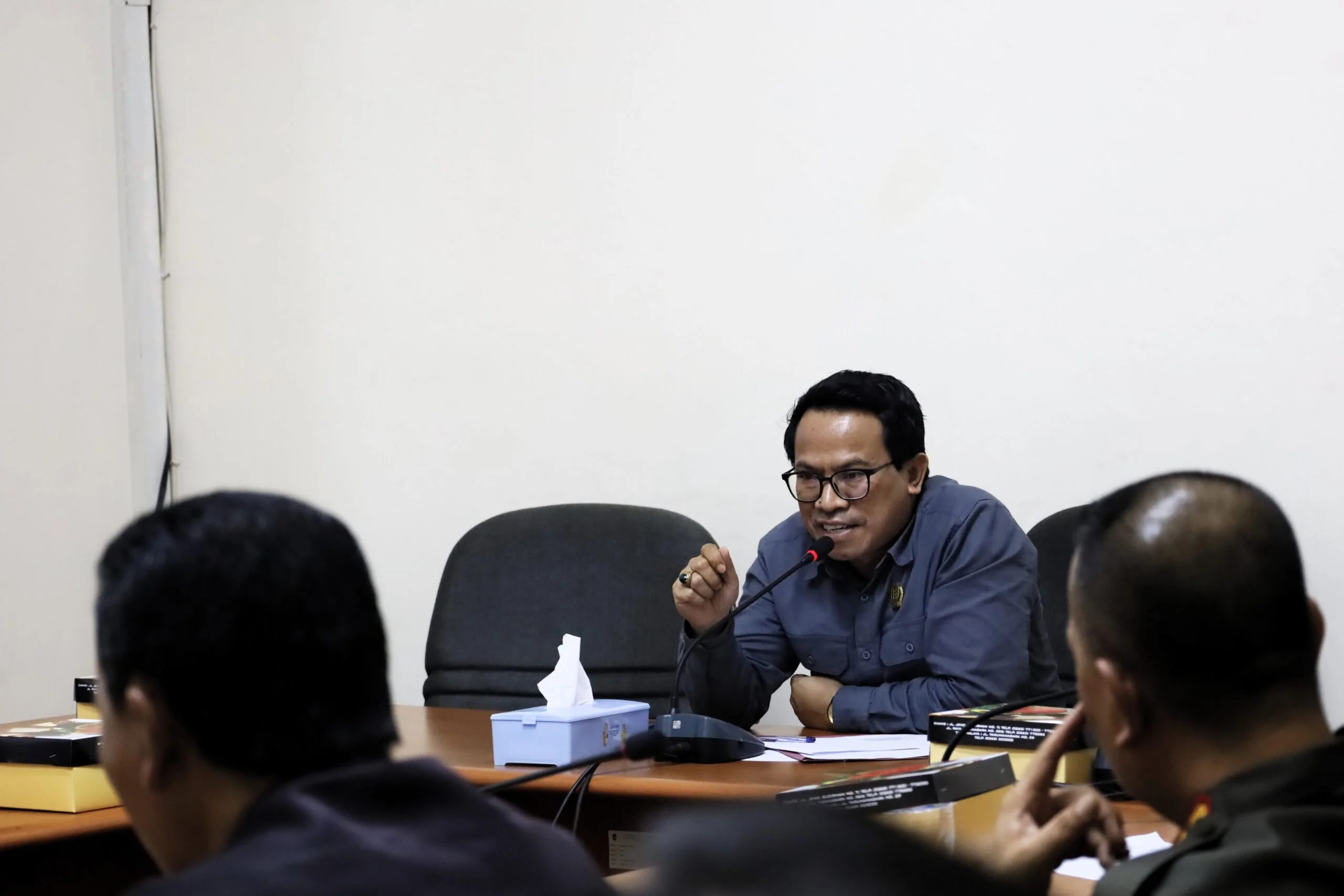 Komisi A Bidang Pemerintahan DPRD Kabupaten Ciamis menggelar Rapat Kerja membahas Pos Bantuan Hukum (Posbakum) dan pengelolaan aset desa.Ist