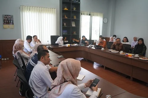 Sekda Tuti saat menerima jajaran BPK Perwakilan Provinsi Jawa Barat.Ist