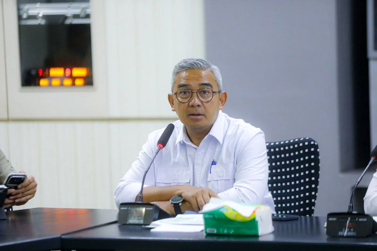 Wali Kota Bandung, Muhammad Farhan tidak akan ragu menutup lokasi berdagang jika pedagang meninggalkan sampah setelah berjualan.Dok-Diskominfo Kota Bandung