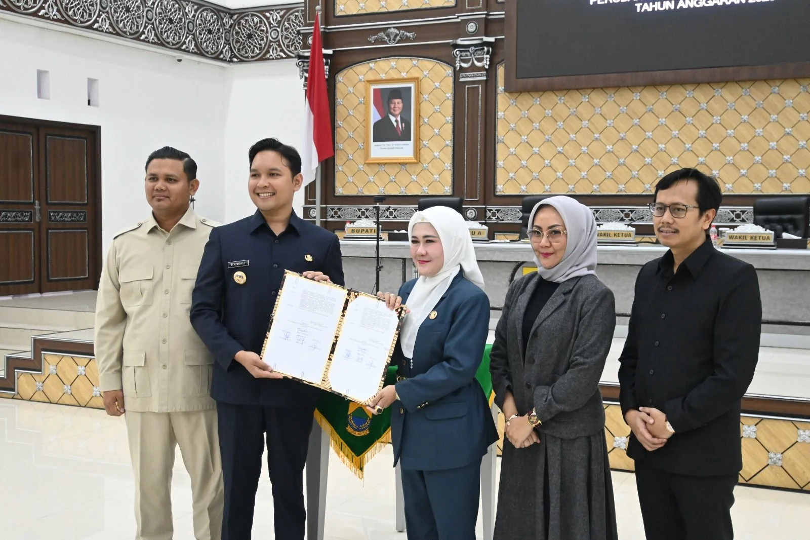 Bupati Cianjur, dr. Wahyu, menghadiri rapat paripurna DPRD Kabupaten Cianjur.Ist