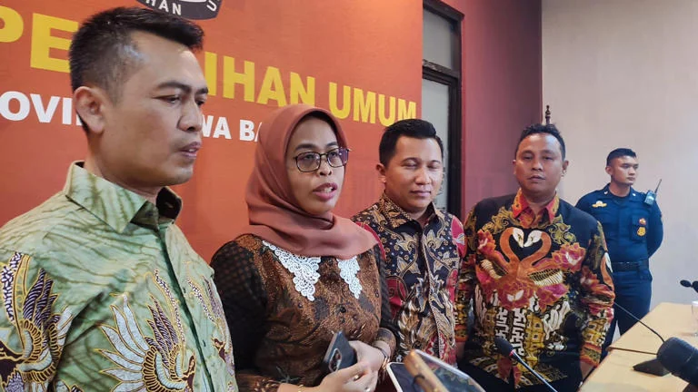 KPU Jabar memberi penjelasan mengenai Ade Sugianto, Bupati Tasikmalaya terpilih yang didiskuliafikasi oleh MK.