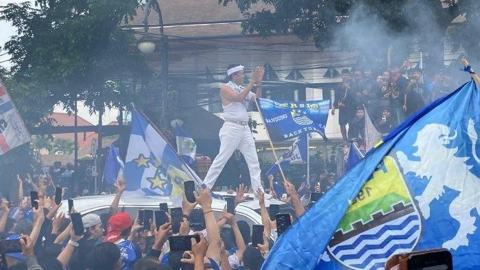 Persib Bandung Juara Liga 1 2024/2025, Dedi Mulyadi Minta Pejabat Patungan Rp 1 Miliar untuk Bonus Pemain