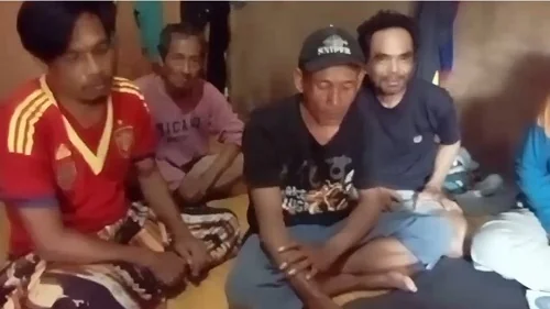 Bupati Sumedang Dony Ahmad Munir memastikan lima warga Desa Cikareo Utara. Kecamatan Wado yang terlantar di Distrik Dekai, Kabupaten Yahukimo, Papua Pegunungan akan difasilitasi untuk kembali ke kampung halaman.Dok-Diskominfosanditik Sumedang