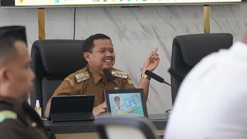 Bupati Sumedang Dony Ahmad Munir saat memimpin Rakor  Forkopimda High Leve Meeting Tim Pengendalian Inflasi Daerah (TPID) Menjelang HKBN Idulfitri 1447 H/2026.Dok-Diskominfosanditik Sumedang