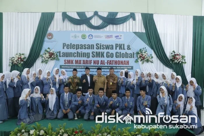 Wakil Bupati Sukabumi, Andreas, melepas siswa Praktik Kerja Industri (Prakerin) sekaligus meluncurkan Program SMK Go Global di SMK Maˮarif NU Al-Fathonah.