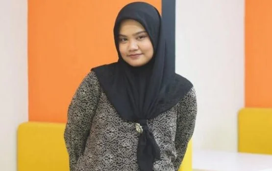 Annisa, Putri Buruh Pabrik, Janten Lulusan Unggulan IPB University
