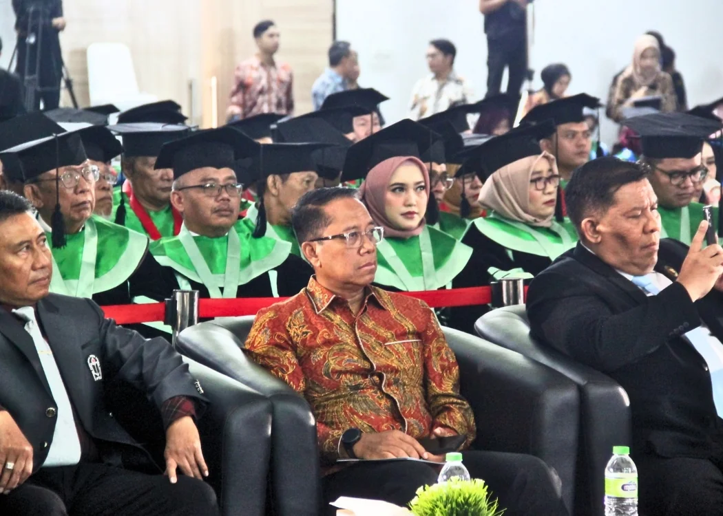 Kakanwil Kemenkum Jabar, Asep Sutandar, Menghadiri Sidang Terbuka Senat Universitas Islam Nusantara (UNINUS) dalam rangka Wisuda Program Doktor, Magister, dan Sarjana ke-69 sekaligus Peringatan Hari Lahir ke-66 UNINUS di Kota Bandung.Ist