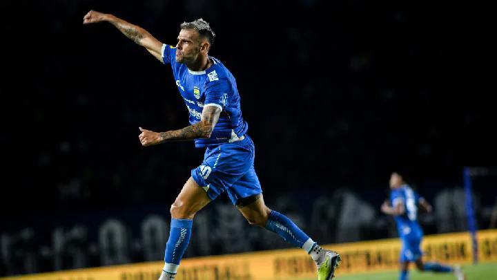 Gol tercipta berkat kecerdikan Tyronne del Pino.