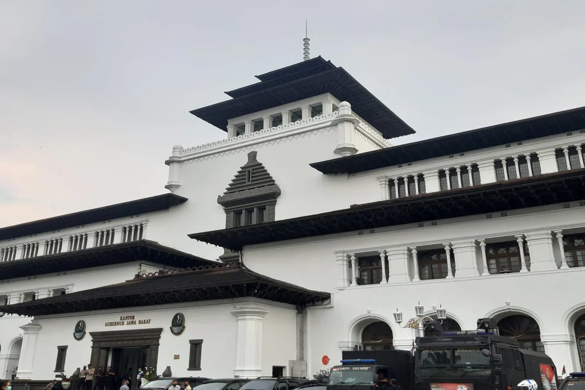 Biaya pemeliharaan Gedung Sate dan kantor OPD di lingkungan Pemprov Jabar, Kota Bandung, tidak dapat dikurangi untuk efesiensi anggaran.