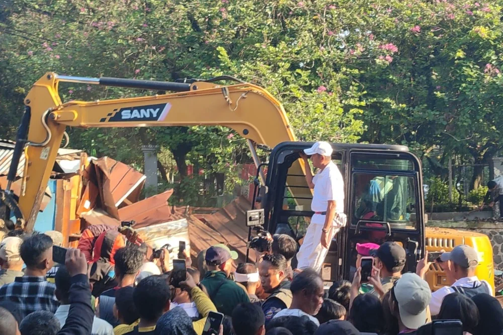 Trotoar 35 Tahun Tidak Dipakai, Hanya Dedi Mulyadi yang Bisa Bongkar 50 Bangunan Liar di Sukajadi Bandung