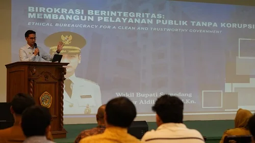 Wakil Bupati Sumedang M Fajar Aldila memberikan kuliah umum  di Universitas Komputer Indonesia (Unikom) Bandung.Ist